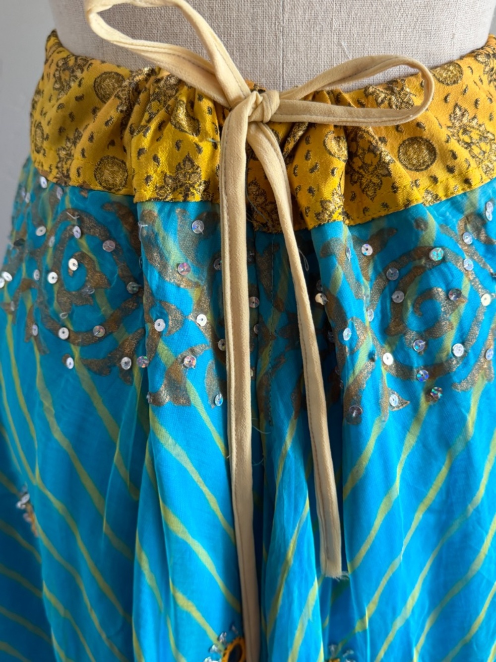 Handmade Traditional Gujarati Chania Choli Skirt - Picture 3 of 8